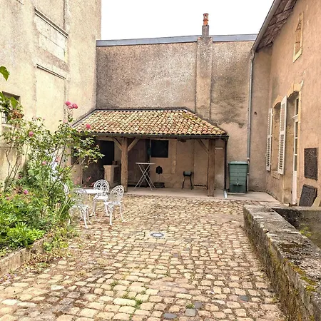 Elegant Au Chateau D'euvezin Avec Jardin Et Parking Privatif - Fr-1-584-383 *