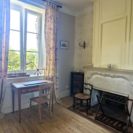 Elegant Au Chateau D'euvezin Avec Jardin Et Parking Privatif - Fr-1-584-383 *