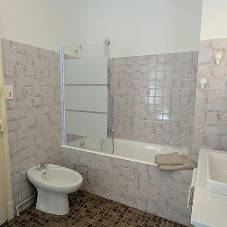 Elegant Au Chateau D'euvezin Avec Jardin Et Parking Privatif - Fr-1-584-383